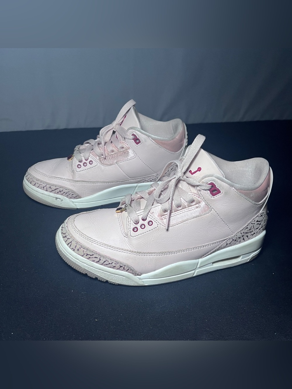 Women's Air Jordan 3 Retro "Treat Yourself" sneakers in Washed Coral Size 7.5